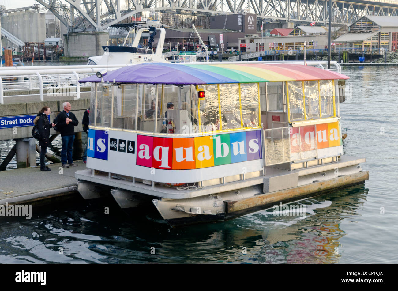 AQUABUS GRANVILLE beach avenue water taxi wharf Vancouver, BC, Canada Banque D'Images