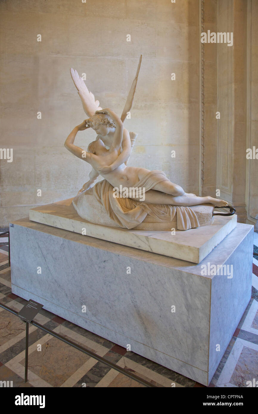 Psyché ranimée par le baiser de Cupidon, sculpture de marbre par Antonio Canova, 1787, Musée du Louvre, Paris, France, Europe Banque D'Images