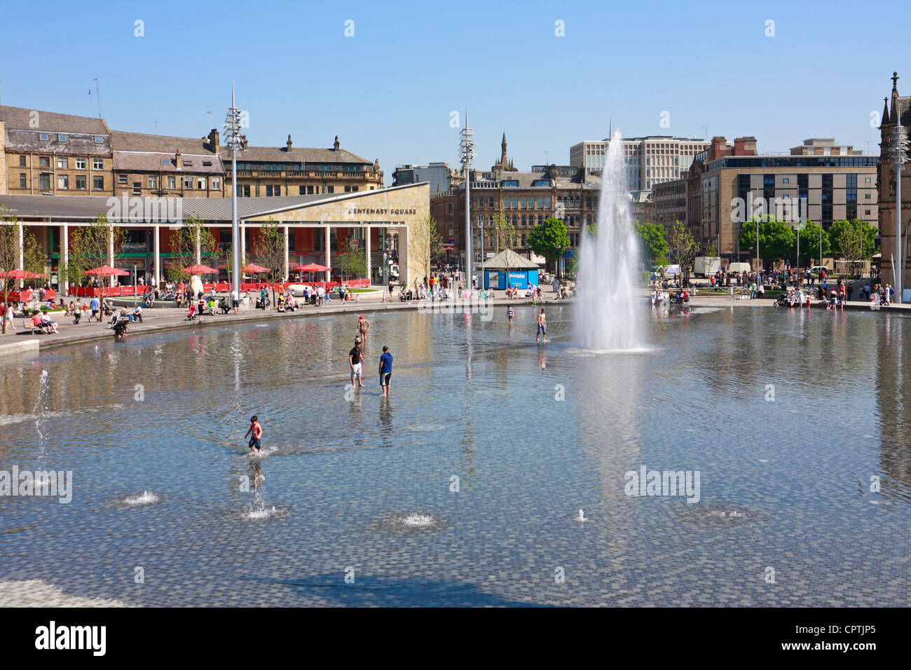 Parc de la ville de Centenary Square, Bradford, West Yorkshire, Angleterre, Royaume-Uni, Banque D'Images