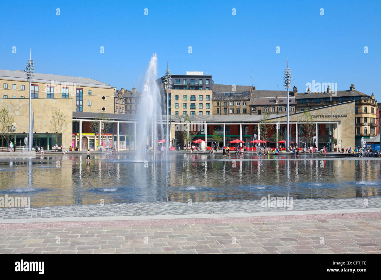 Parc de la ville de Centenary Square, Bradford, West Yorkshire, Angleterre, Royaume-Uni, Banque D'Images