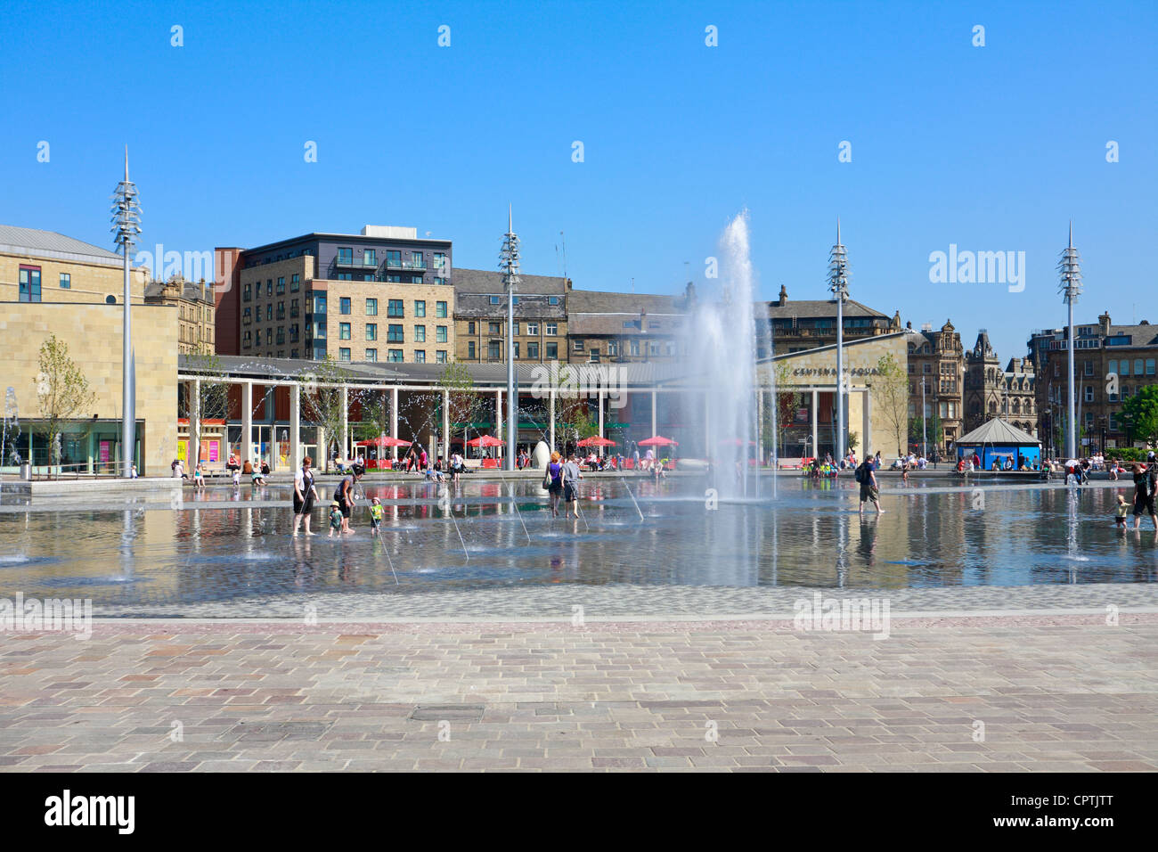 Parc de la ville de Centenary Square, Bradford, West Yorkshire, Angleterre, Royaume-Uni, Banque D'Images