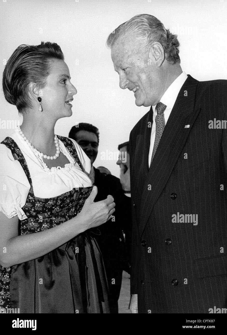 Thurn und taxis, Gloria Princess von, * 23.2.1960, entrepreneur allemand, avec le Premier ministre de la Bavière Max Streibl, réception estivale du Parlement bavarois, Château de Schleissheim, 21.7.1992, Banque D'Images