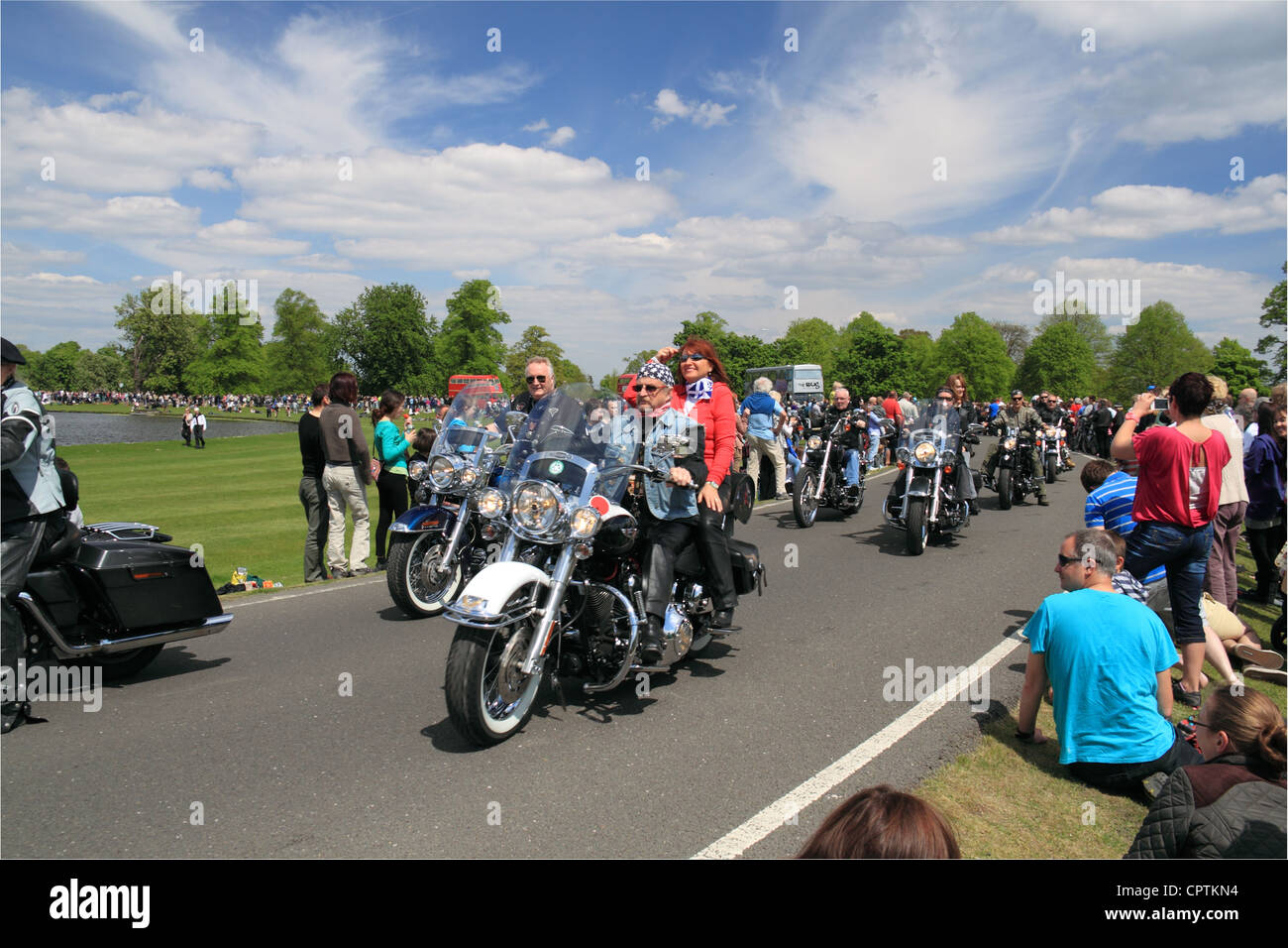 Motos Harley-Davidson, défilé de véhicules anciens, de Châtaigne dimanche, Bushy Park, Hampton Court, Angleterre, Royaume-Uni, Europe Banque D'Images