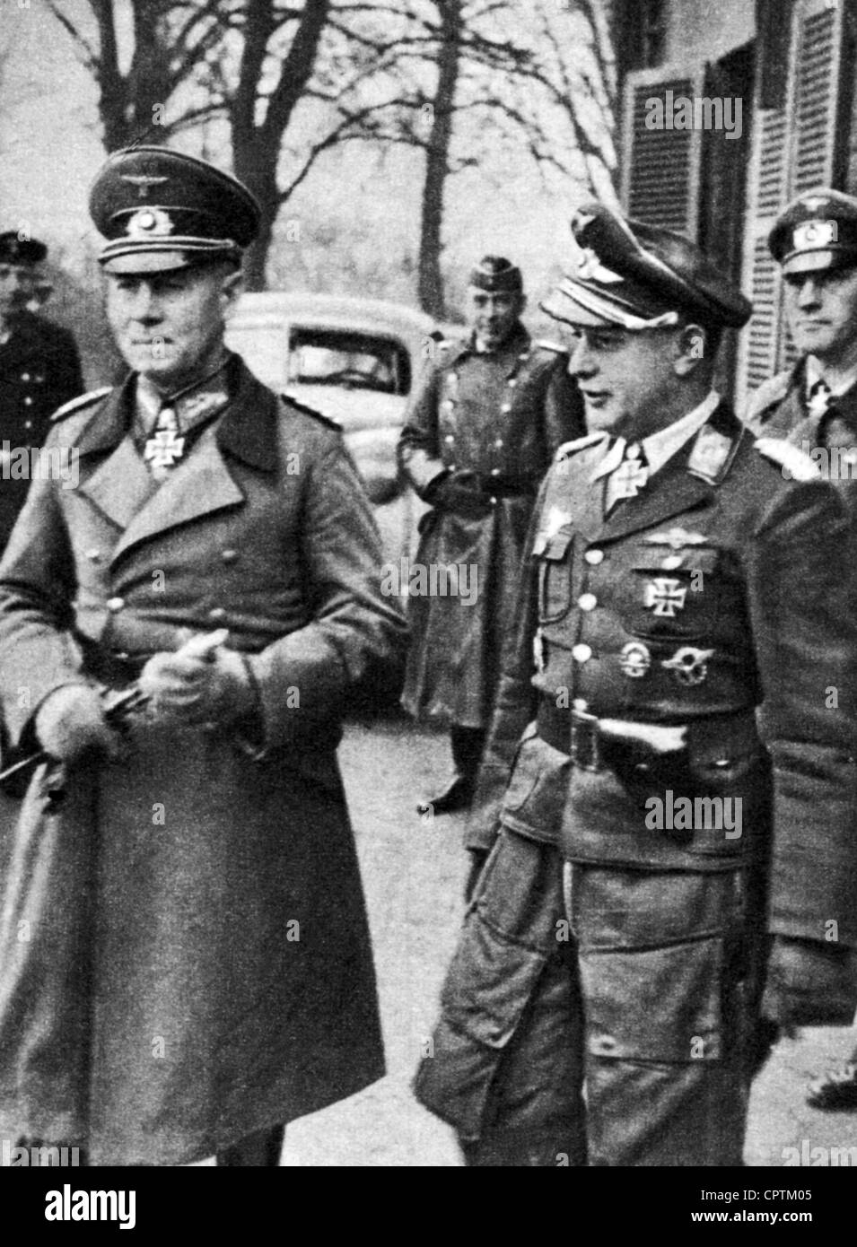 Rommel, Erwin, 15.11.1891 - 14.10.1944, général allemand, Commandant du Groupe d'Armée B 14.7.1943 - 17.7.1944, avec le lieutenant-colonel Josef 'Pips' Priller, commandant de la 26ème Escadre Fighter, France, début 1944, , Banque D'Images Rommel, Erwin, 15.11.1891 - 14.10.1944, général allemand, Commandant du Groupe d'Armée B 14.7.1943 - 17.7.1944, avec le lieutenant-colonel Josef 'Pips' Priller, commandant de la 26ème Escadre Fighter, France, début 1944, , Banque D'Images