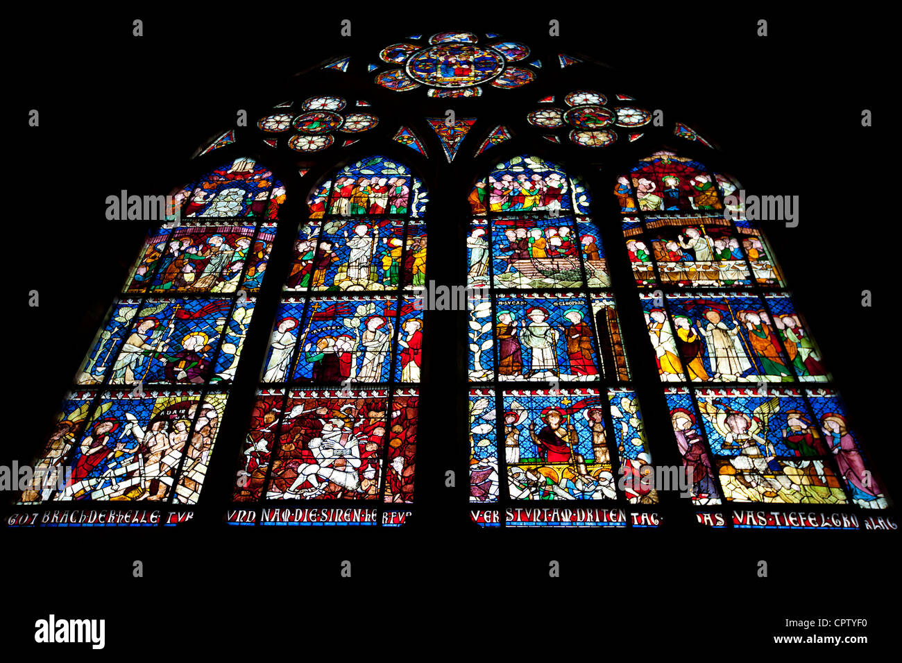 Vitrail dans la Cathédrale de Notre Dame, Notre Dame, à Strasbourg, Alsace, France Banque D'Images