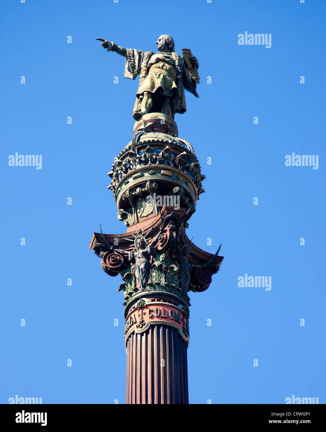 Cristobal Colon Barcelone monument statue square on blue sky Banque D'Images