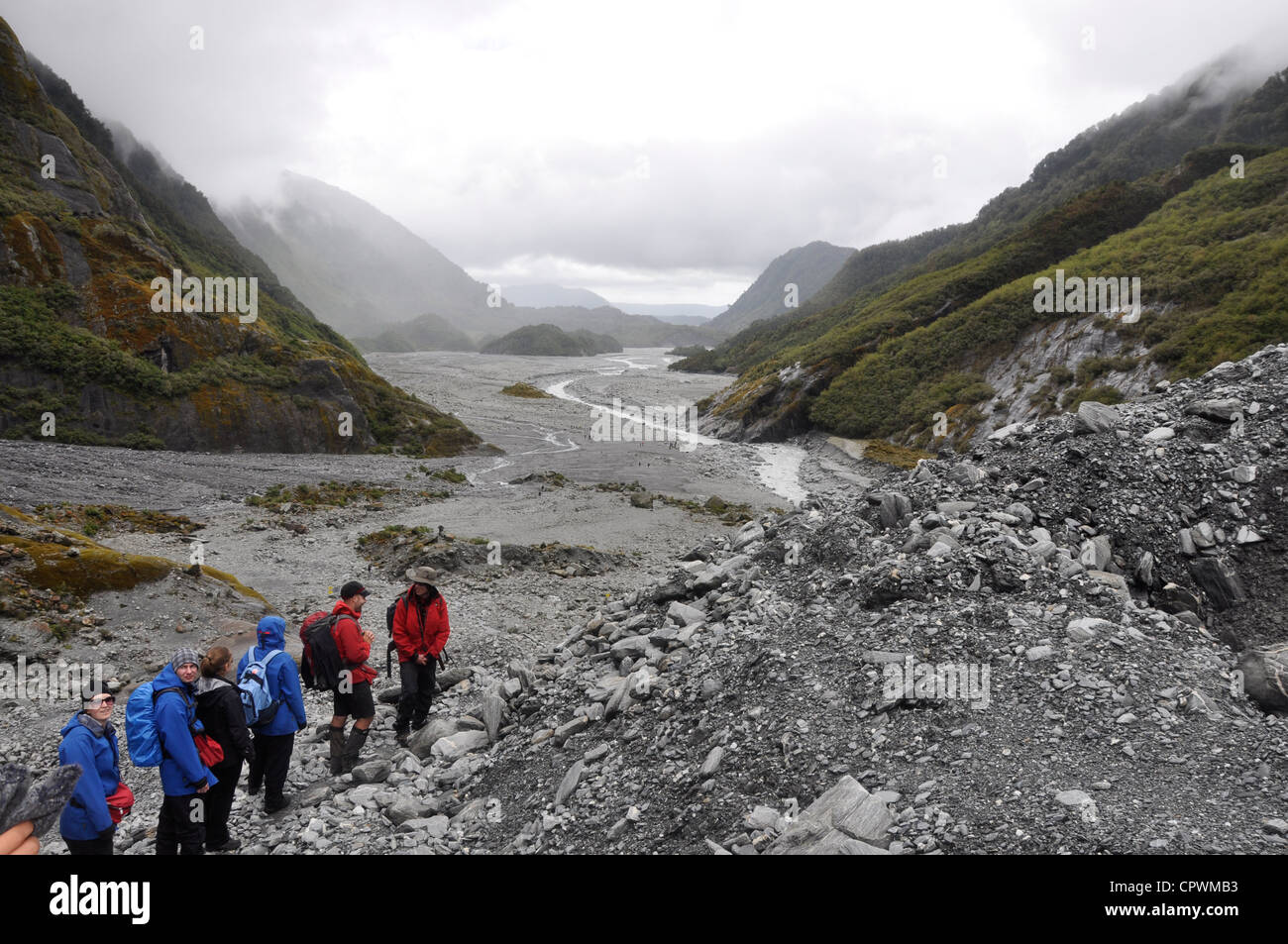 Groupe de touristes sur la côte ouest de Franz Josef Glacier ile sud Nouvelle Zelande Banque D'Images