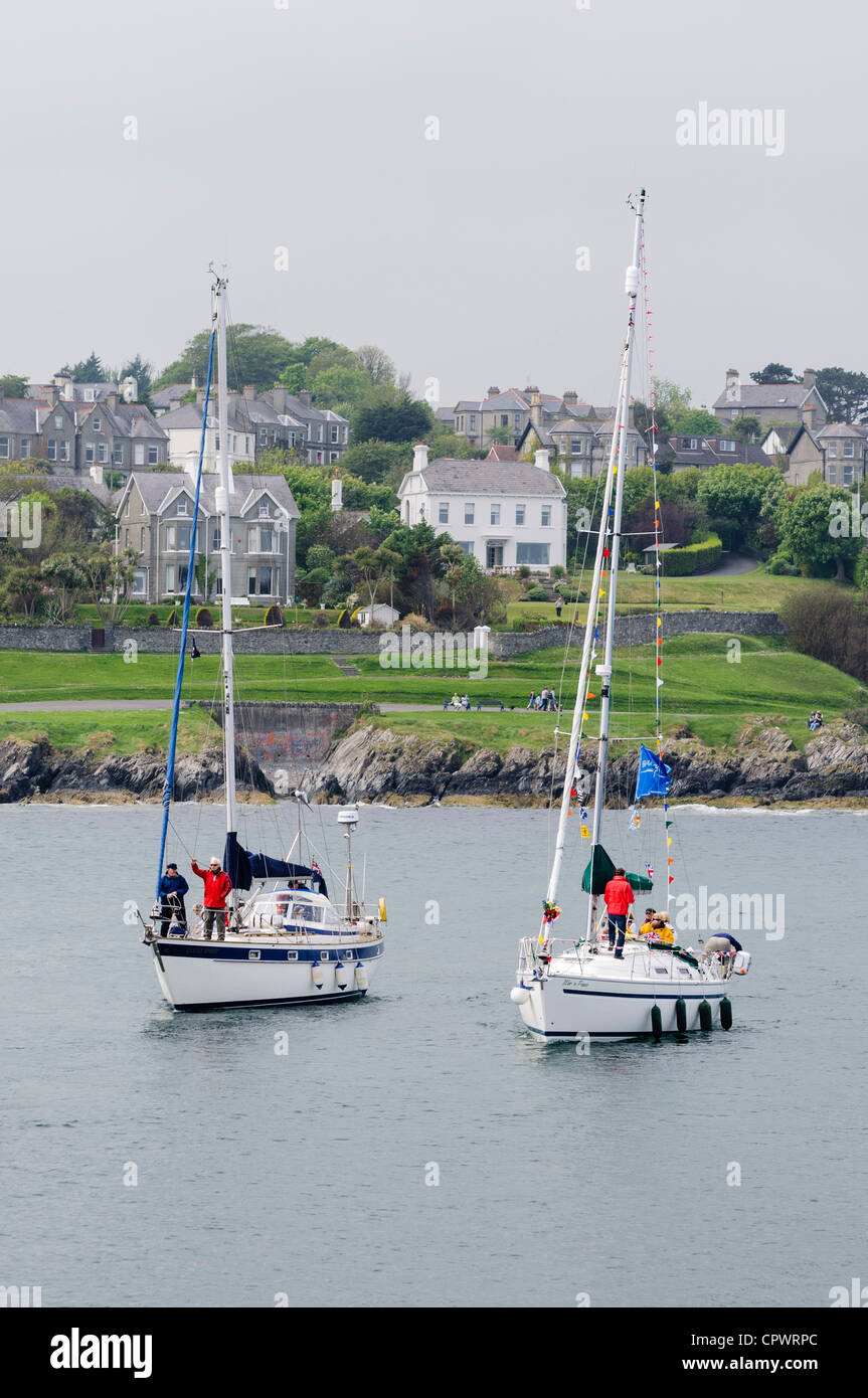 Yachts de retourner à Bangor port et marina Banque D'Images
