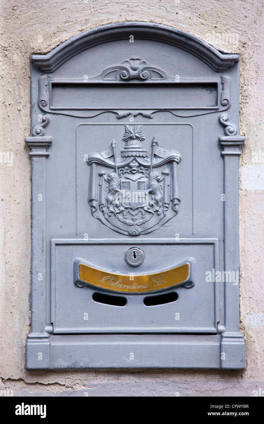 Postbox pittoresque à Montalcino, Val D'Orcia, Toscane, Italie Banque D'Images