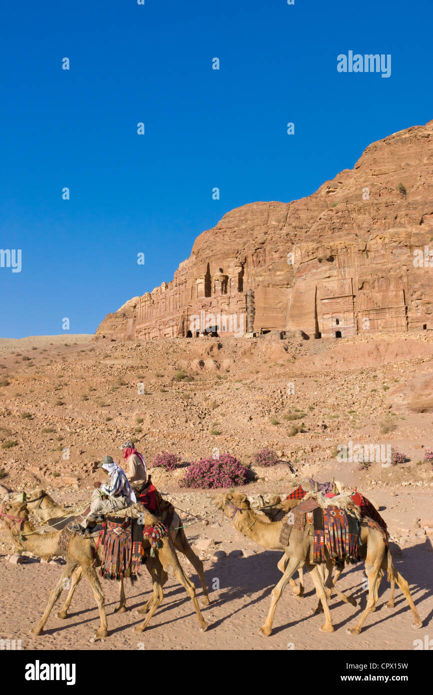 L'Urne tombe (la Cour), Petra, Jordanie (site du patrimoine mondial de l'UNESCO) Banque D'Images