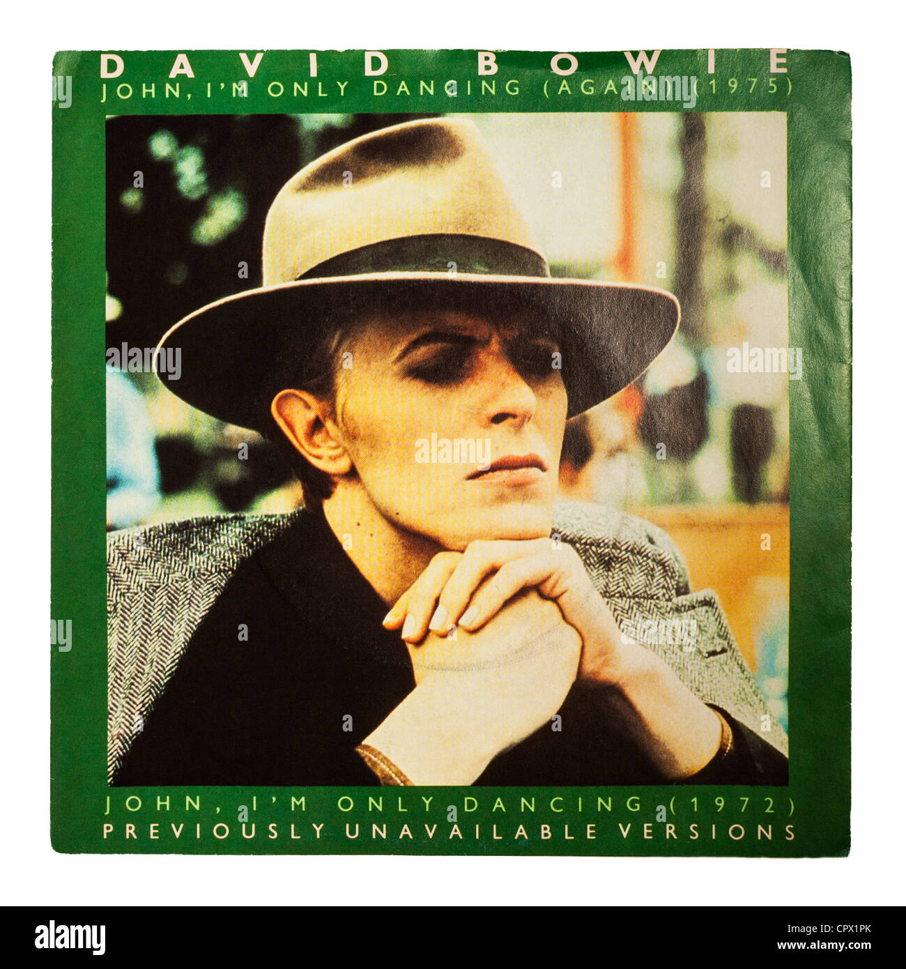 Un seul enregistrement de vinyle par David Bowie sur un fond blanc Banque D'Images