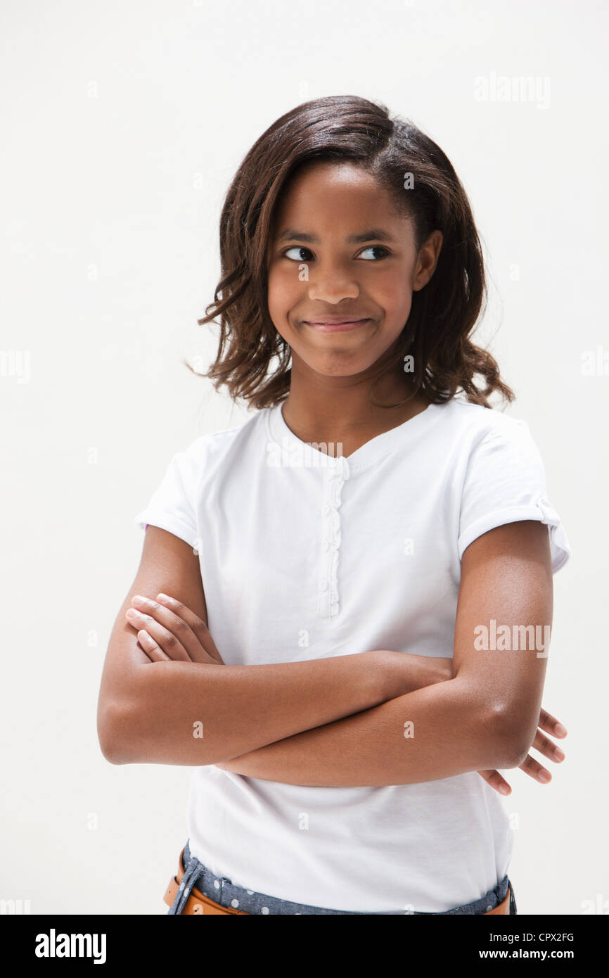 African American girl looking away, studio shot Banque D'Images