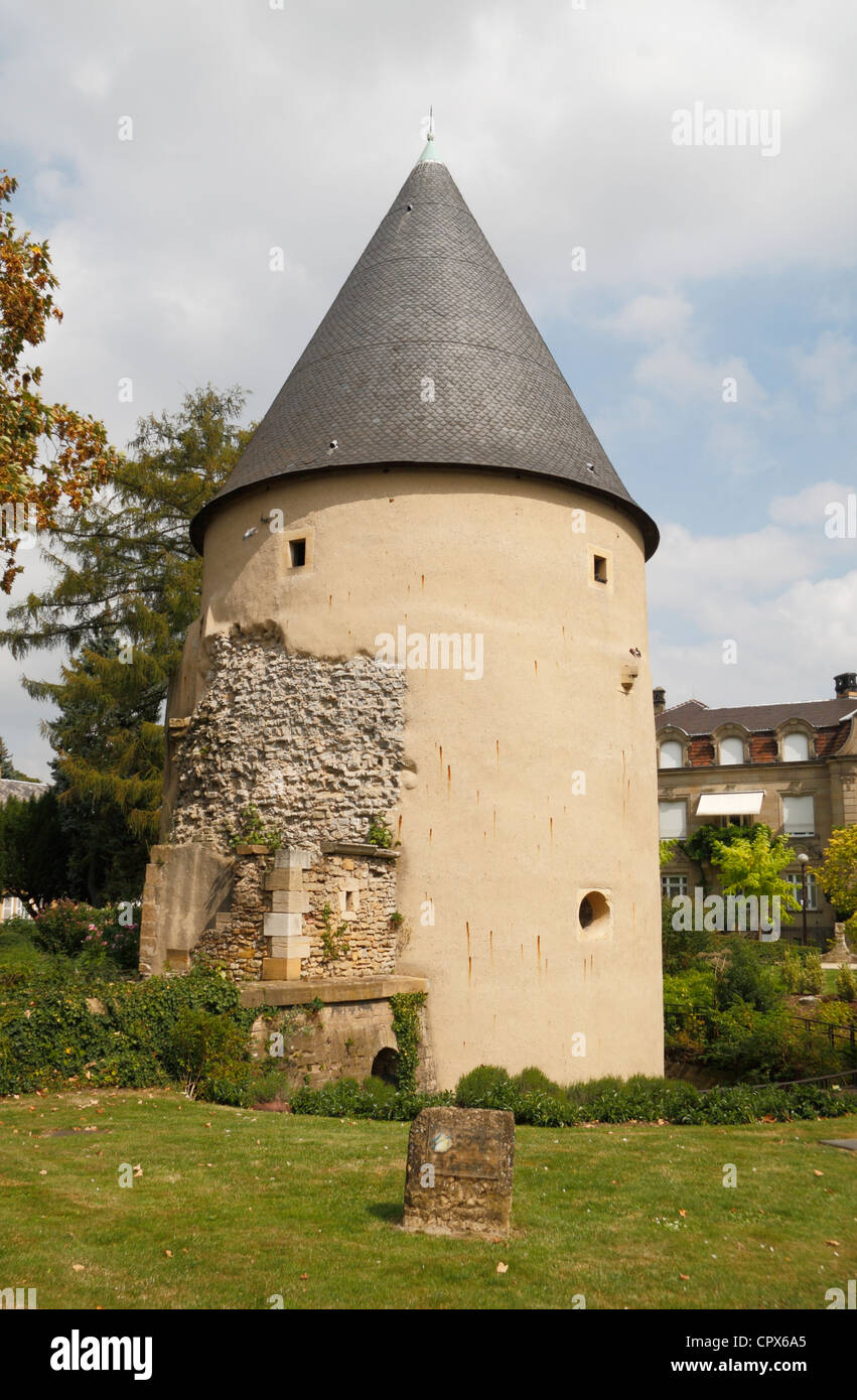 La Tour camoufle (CAPES) de la tour à Metz, Moselle, Lorraine, France. Banque D'Images