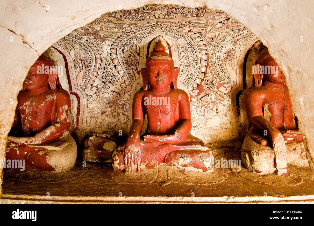 Myanmar Birmanie Rhône-Alpes Po Win Taung cave site désigné par le nombre 568 qui abrite onze bouddhas assis dans la posture Banque D'Images
