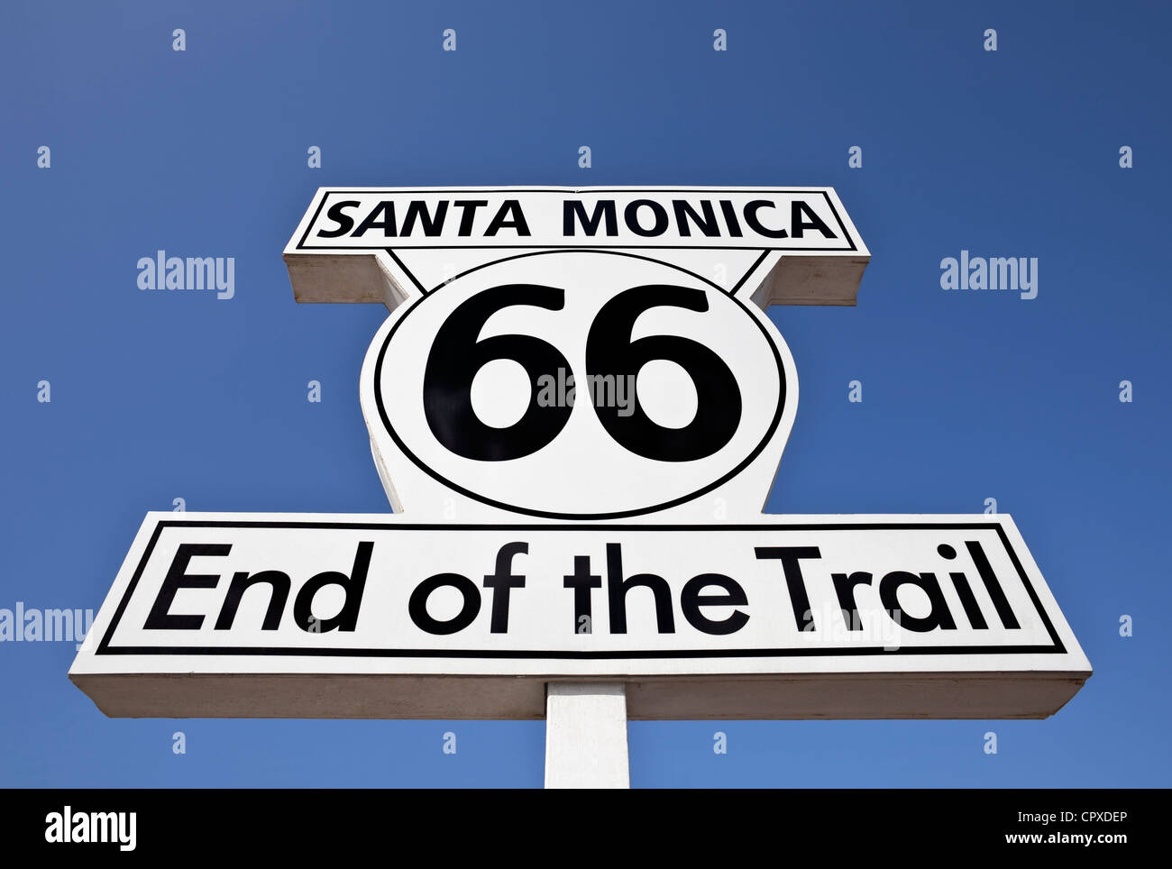 Route 66 fin du sentier inscription dans la ville de Santa Monica. Banque D'Images