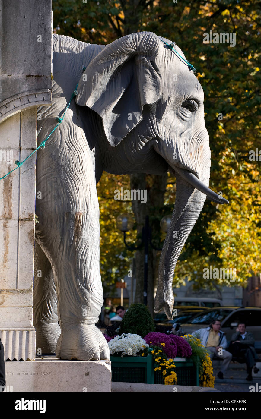 France, Savoie, Chambéry, la fontaine des éléphants Banque D'Images