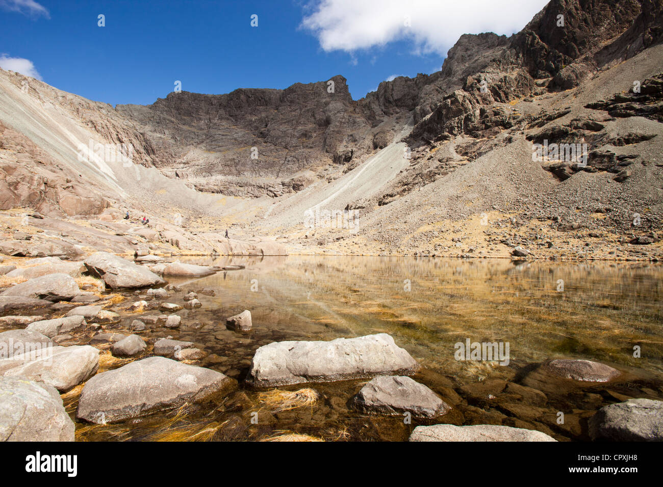 Coire Lagan ci-dessous Sgurr Dearg dans les montagnes Cuillin, Isle of Skye, Scotland, UK. Banque D'Images