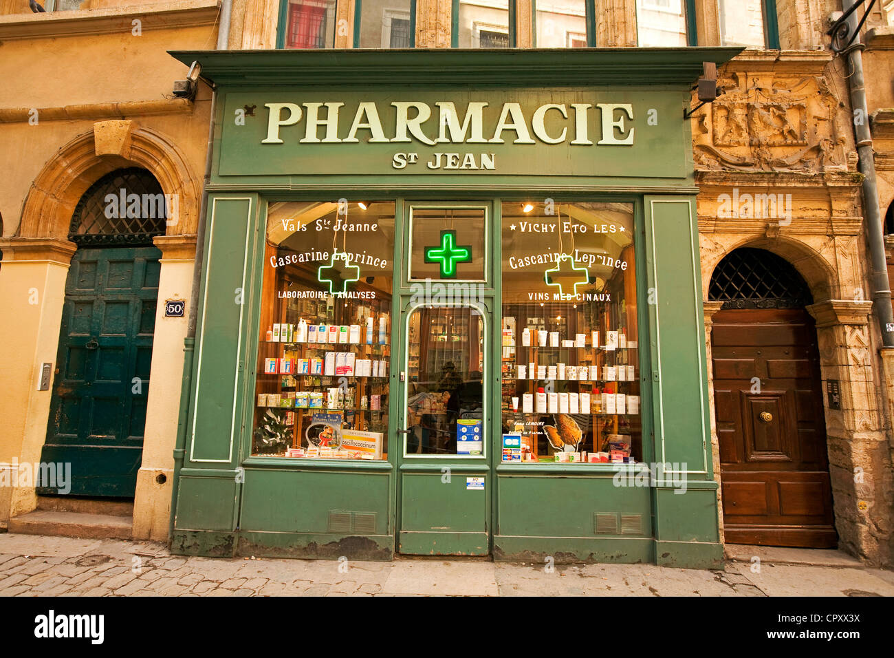 France, Rhône, Lyon, site historique classé au Patrimoine Mondial par l'UNESCO, la vieille ville, rue St Jean Banque D'Images