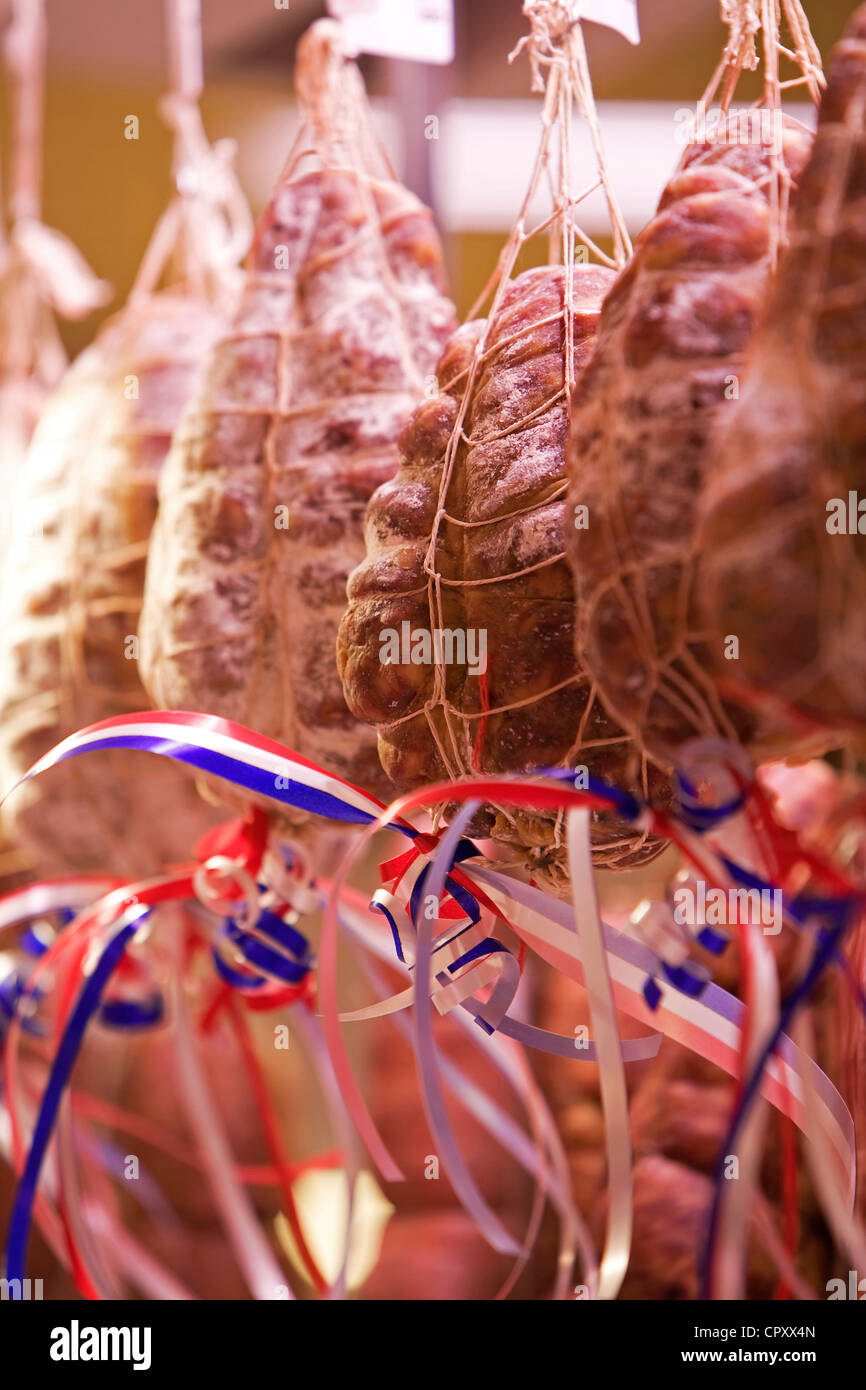 France Rhone Lyon cours Lafayette les Halles Paul Bocuse Paul Bocuse marché couvert saucisson Jésus spécialité locale de saucisson Banque D'Images