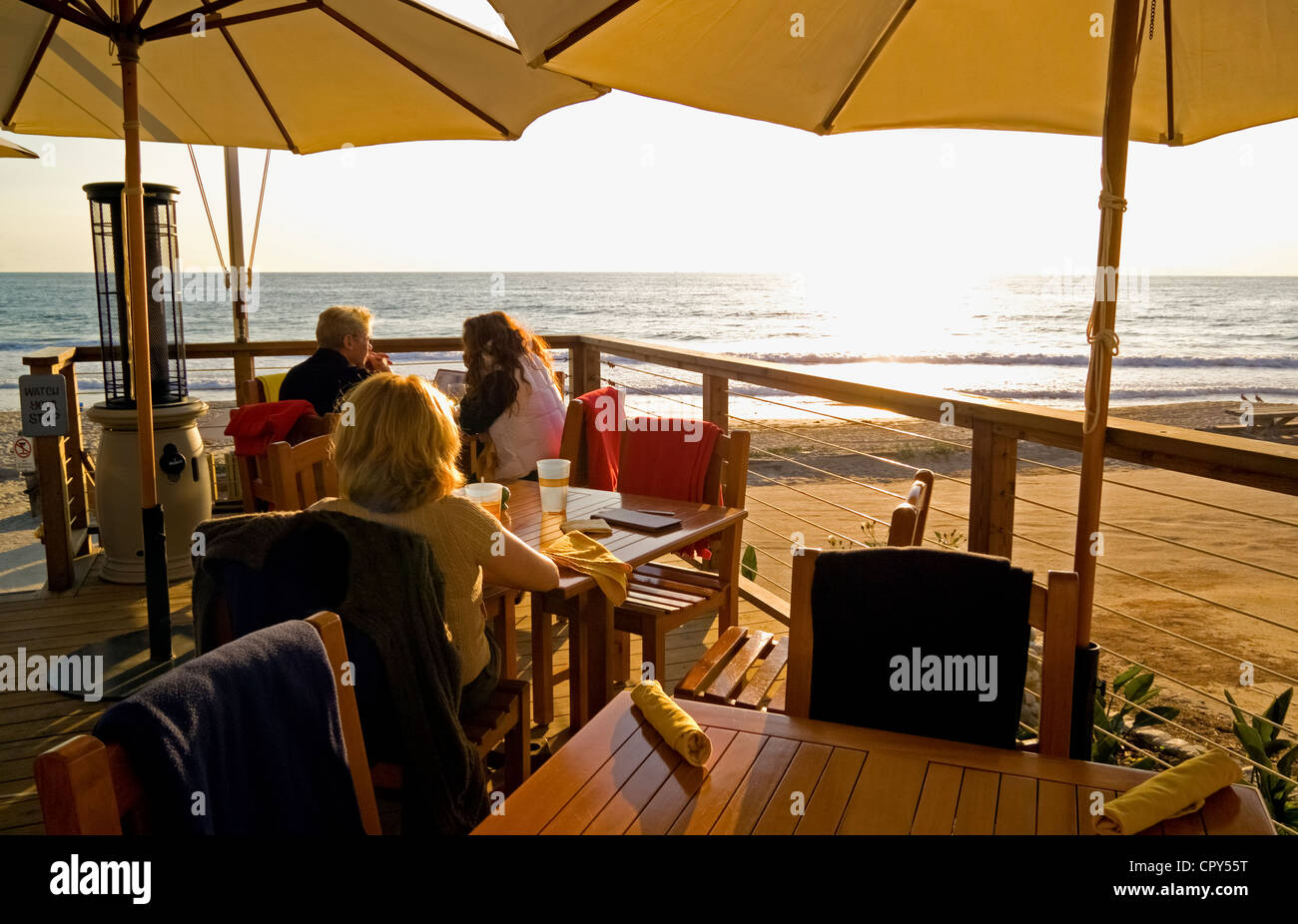 Le Beachcomber Cafe surplombe l'océan Pacifique dans une enclave 1920 à Crystal Cove State Park à Newport Beach, Californie, USA. Banque D'Images