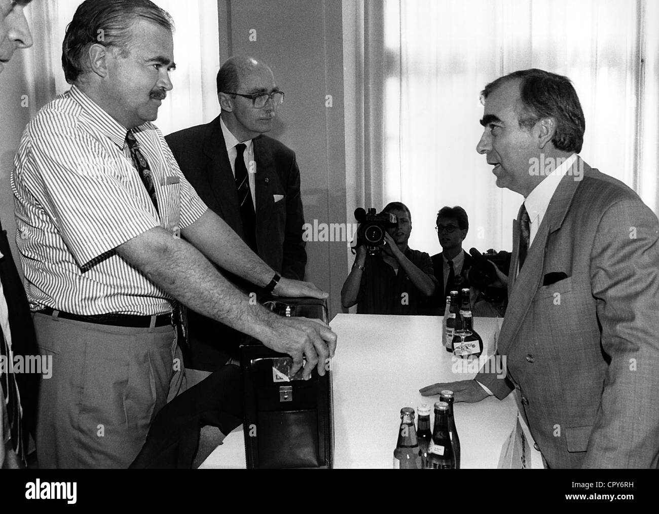 Waigel, Theo * 24.4.1939, politicien allemand (CSU), demi-longueur, avec Peter Gauweiler et Otto von Habsburg, 1990, Banque D'Images