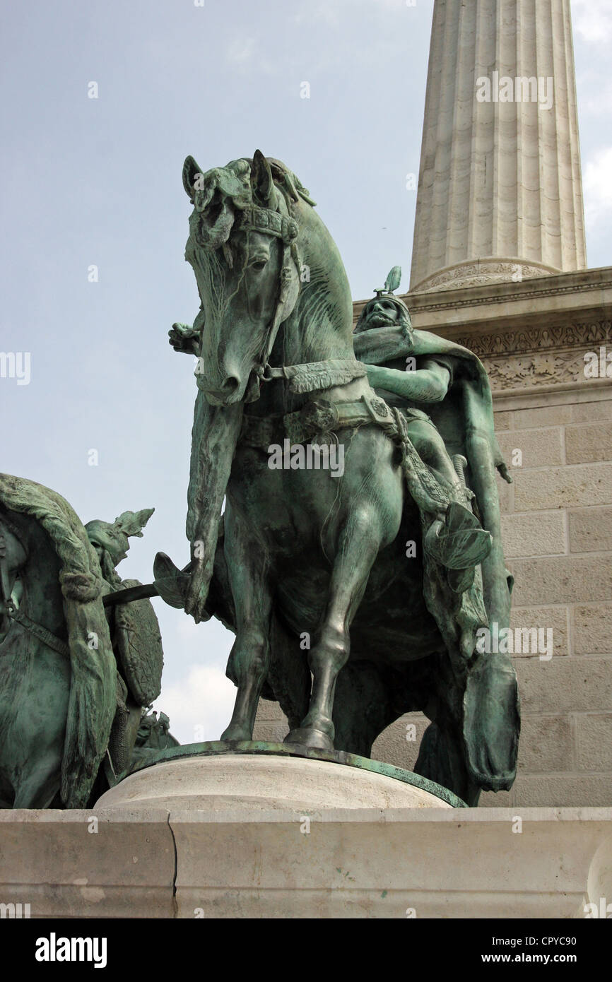 Hősök tere (signifiant 'Heroes' Square' en hongrois) est l'une des places principales de Budapest, Hongrie. Banque D'Images