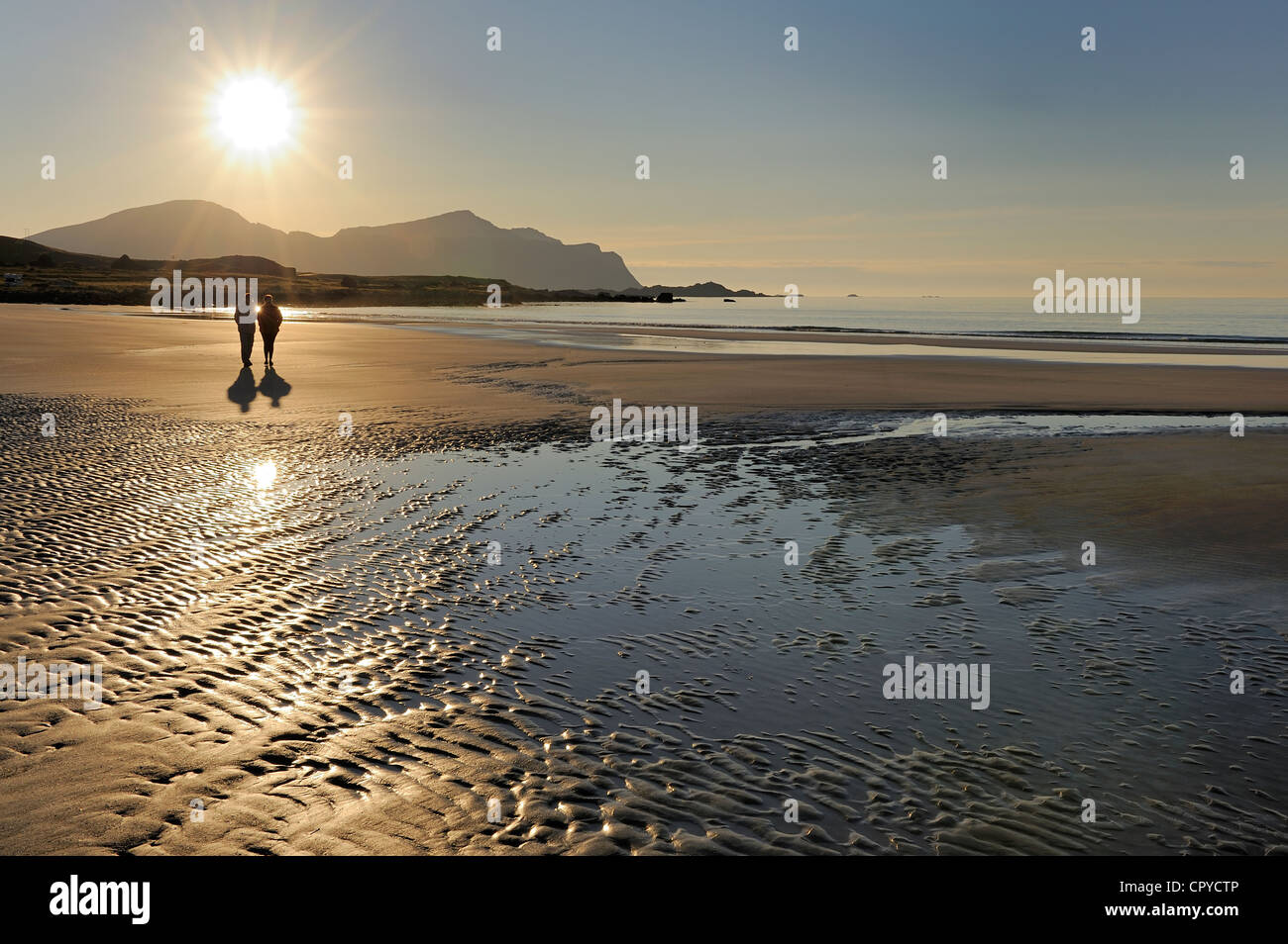 La Norvège, Nordland County, îles Lofoten, Flakstadoy Island, Ramberg plage de sable blanc Banque D'Images