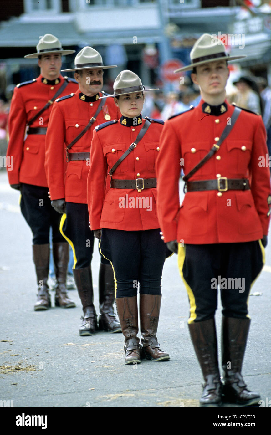 Canada Province de Québec Festival Western de Saint Tite parade de la Police  montée du canada 'Royal Canadian Mounted Police' Photo Stock - Alamy