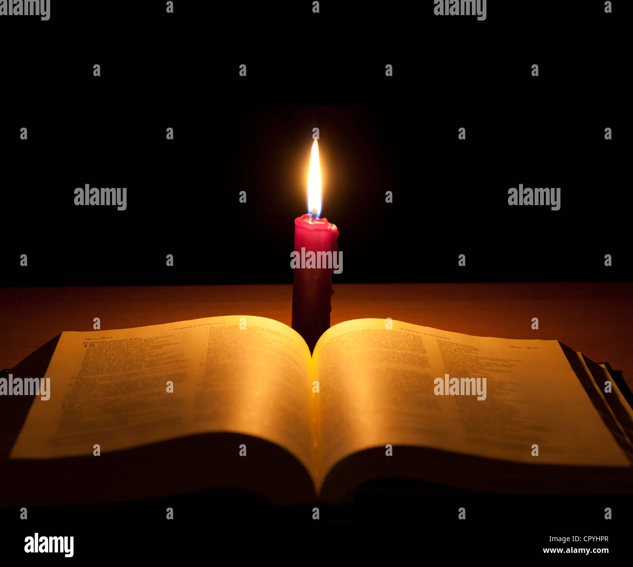 Bible Et La Recherche De Dieu Bougie Abstract Background Photo Stock Alamy Bible Et La Recherche De Dieu Bougie Abstract Background Photo Stock Alamy