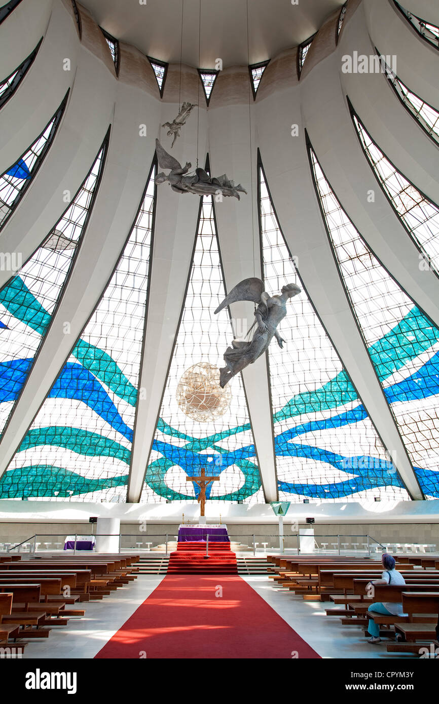 Brésil, Brasilia, UNESCO World Heritage, Metropolitana Nossa Senhora Aparecida cathédrale par l'architecte Oscar Niemeyer Banque D'Images