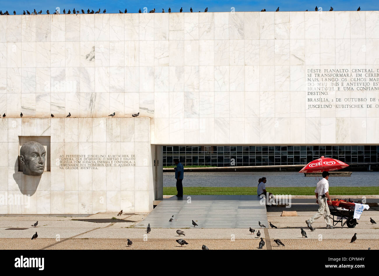 Brésil, Brasilia, UNESCO World Heritage, Juscelino Kubitschek memorial pour, par l'architecte Oscar Niemeyer Banque D'Images