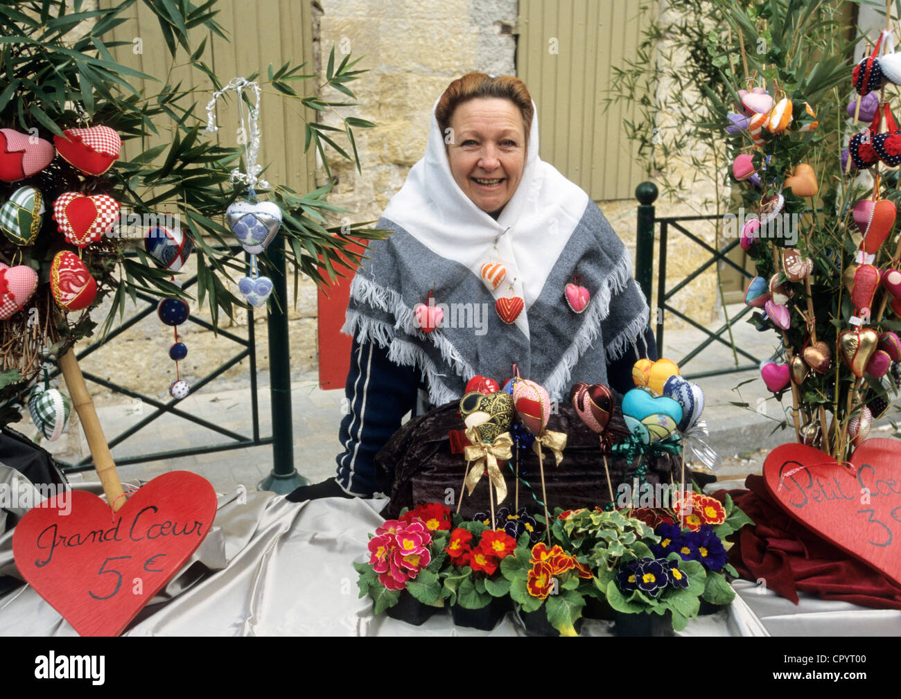 La France, Vaucluse, Avignon, stand de produits locaux lors de la célébration de la Saint-Valentin Banque D'Images