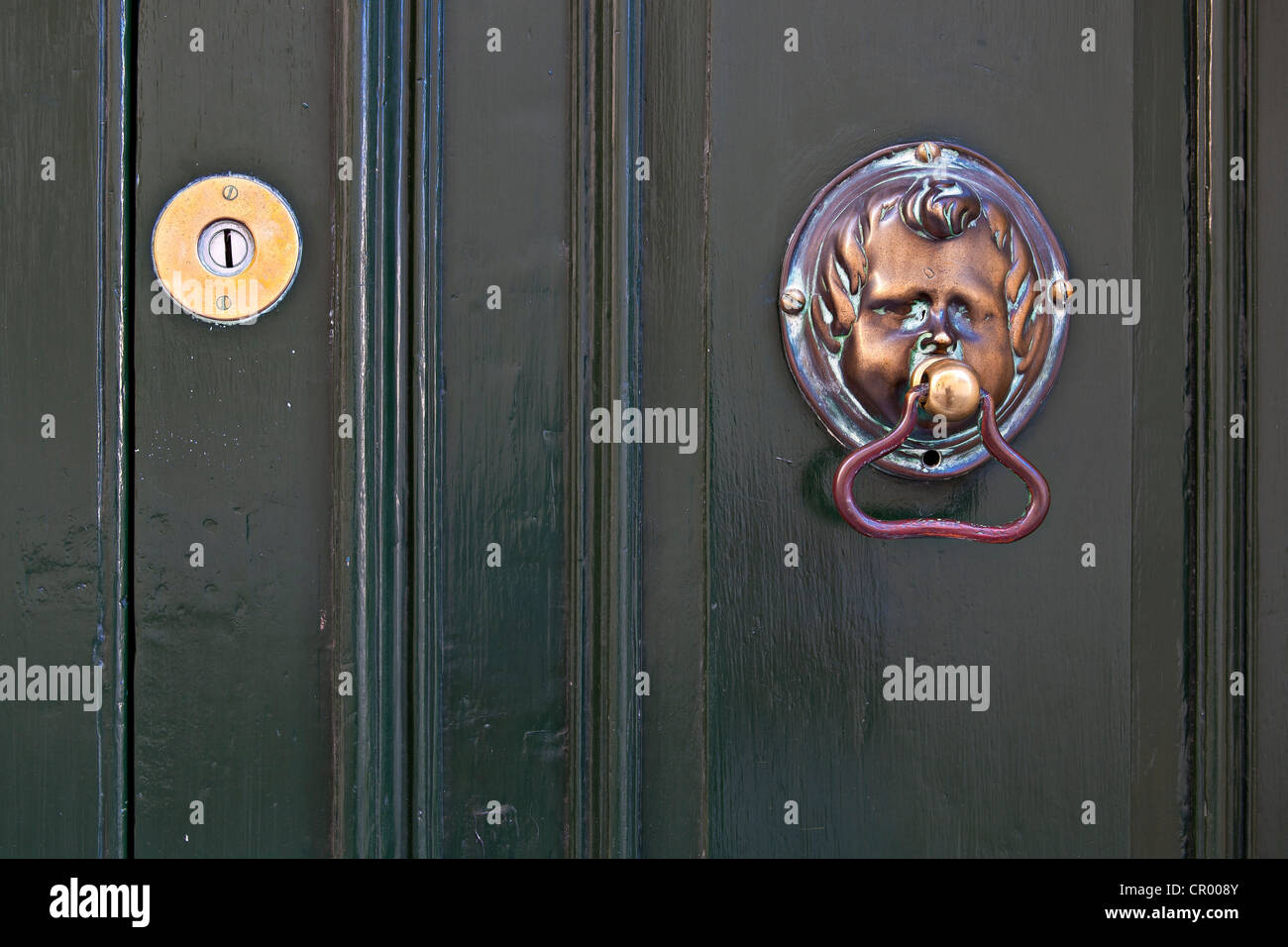 Heurtoir de porte en forme de visage de la porte avant, La Valette, Malte, Europe Banque D'Images