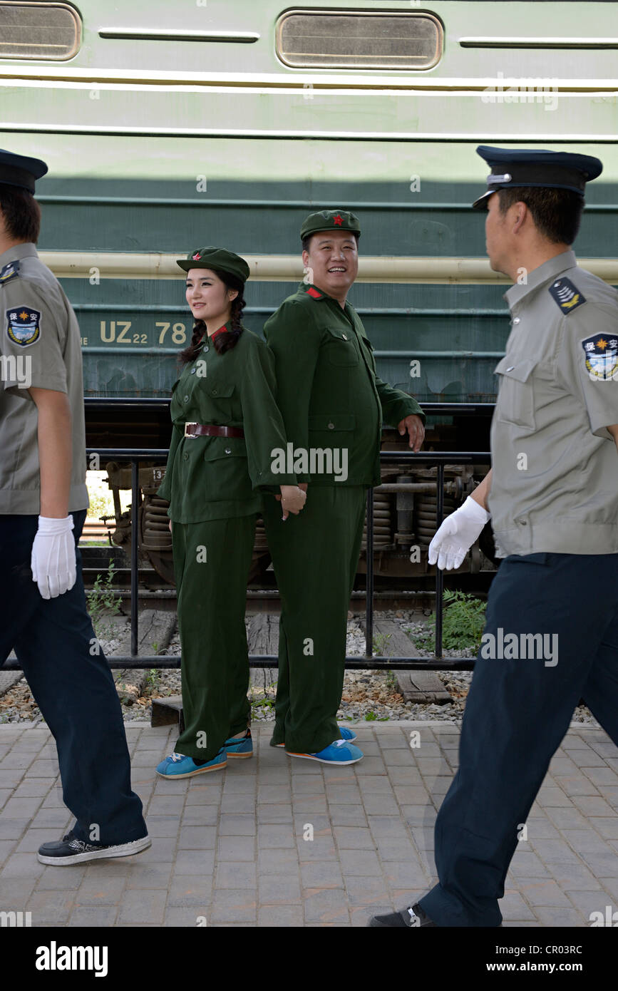 Couple habillés comme des communistes en Chine Beijing Banque D'Images