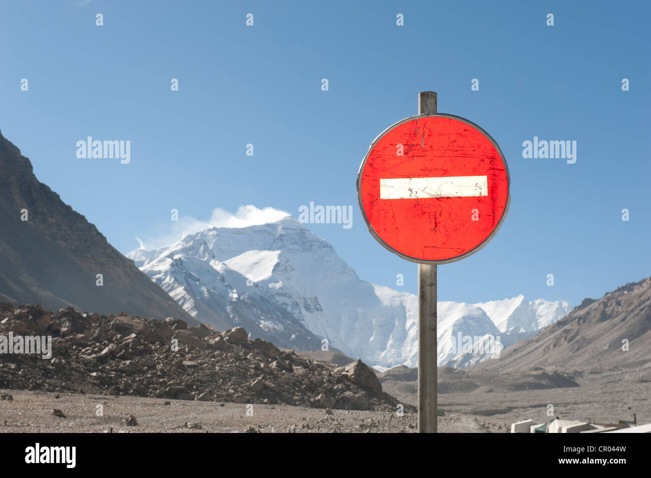 Sommet du Mont Everest, 8850m, signer aucun passage, camp de base sur le côté nord, moraine, fin de l'Himalaya, le Tibet central, Ue-Tsang Banque D'Images