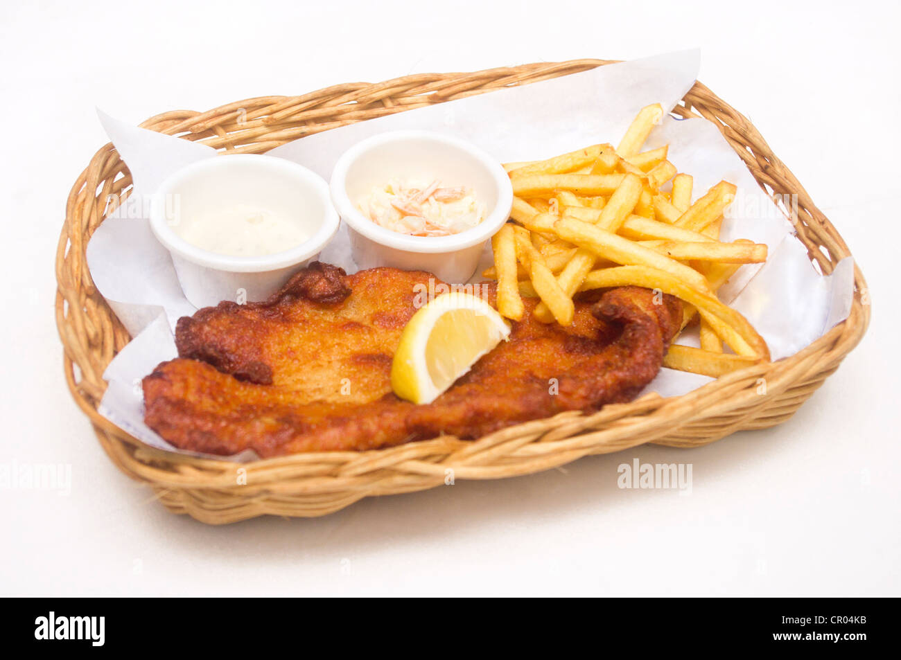 Poisson et frites, avec sauce. Chemin de détourage est au format jpg. Banque D'Images