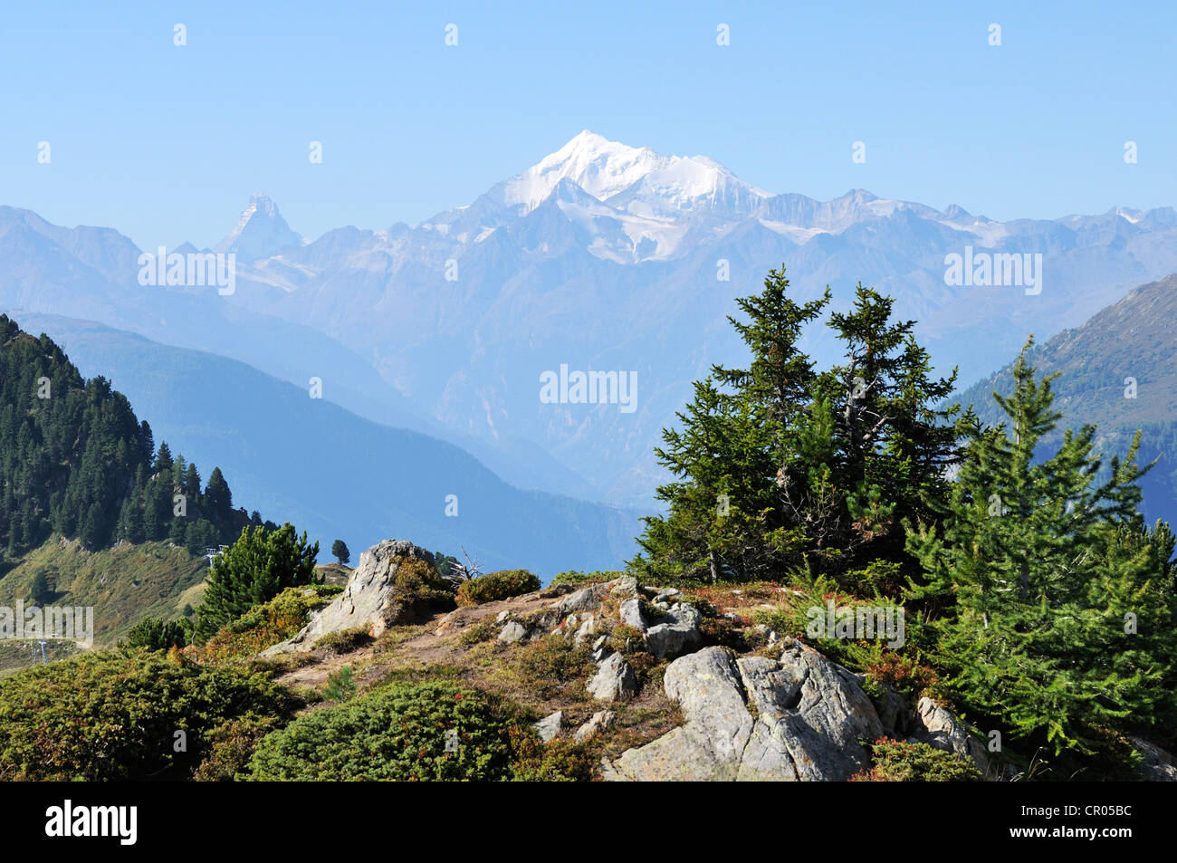 Vue depuis la montagne vers le Cervin Riederfurka et Dom montagnes, Riederalp, Conthey, Valais, Suisse, Europe Banque D'Images