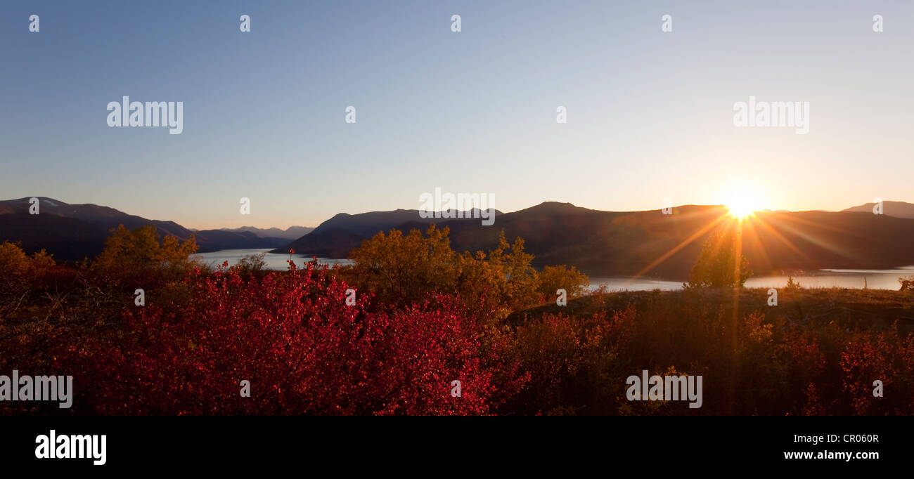 Coucher de soleil sur lac Fish, été indien, automne, automne, Territoire du Yukon, Canada Banque D'Images