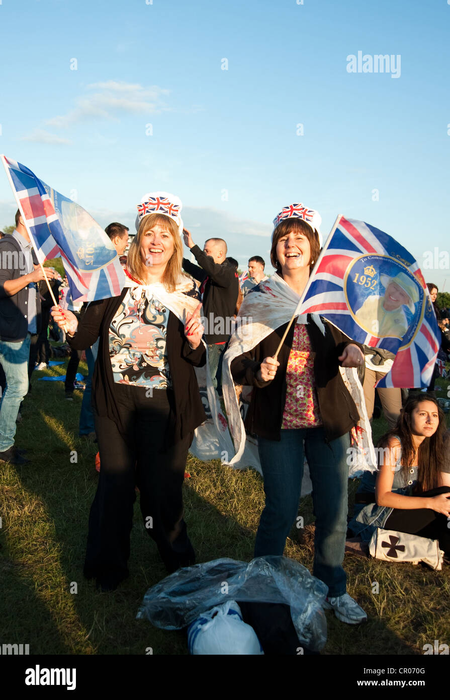 La Queen's fans revel dans Hyde Park pour les célébrations du Jubilé de diamant de la Reine Banque D'Images