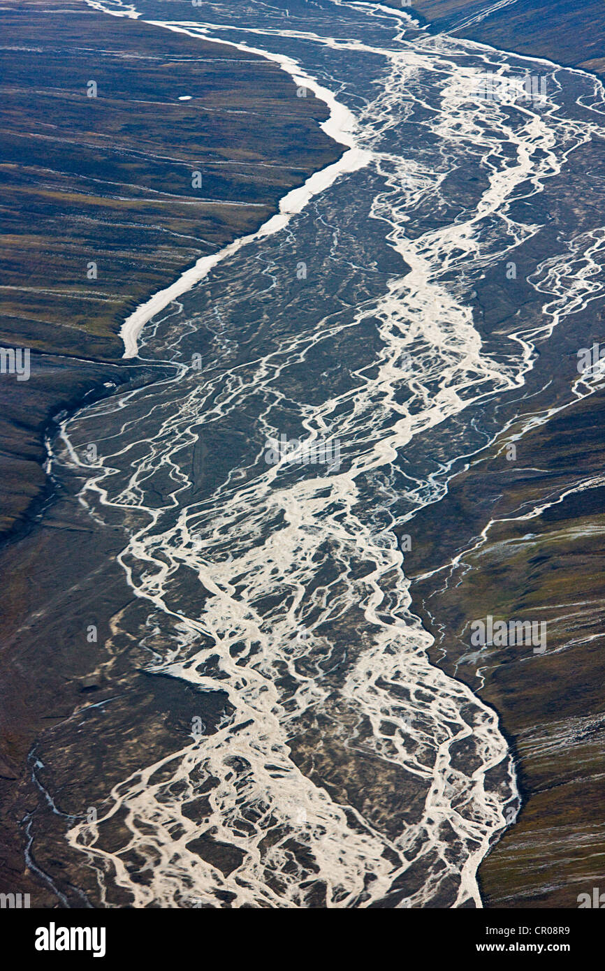 Schéma de l'eau de glacier descendant jusqu'à la vallée, Spitzberg, Norvège Banque D'Images