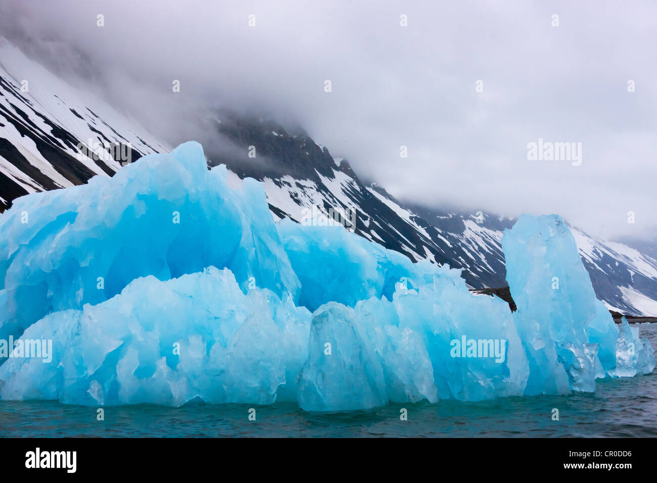 Iceberg, Hornsund, plus au sud du Spitzberg, Norvège fjord Banque D'Images