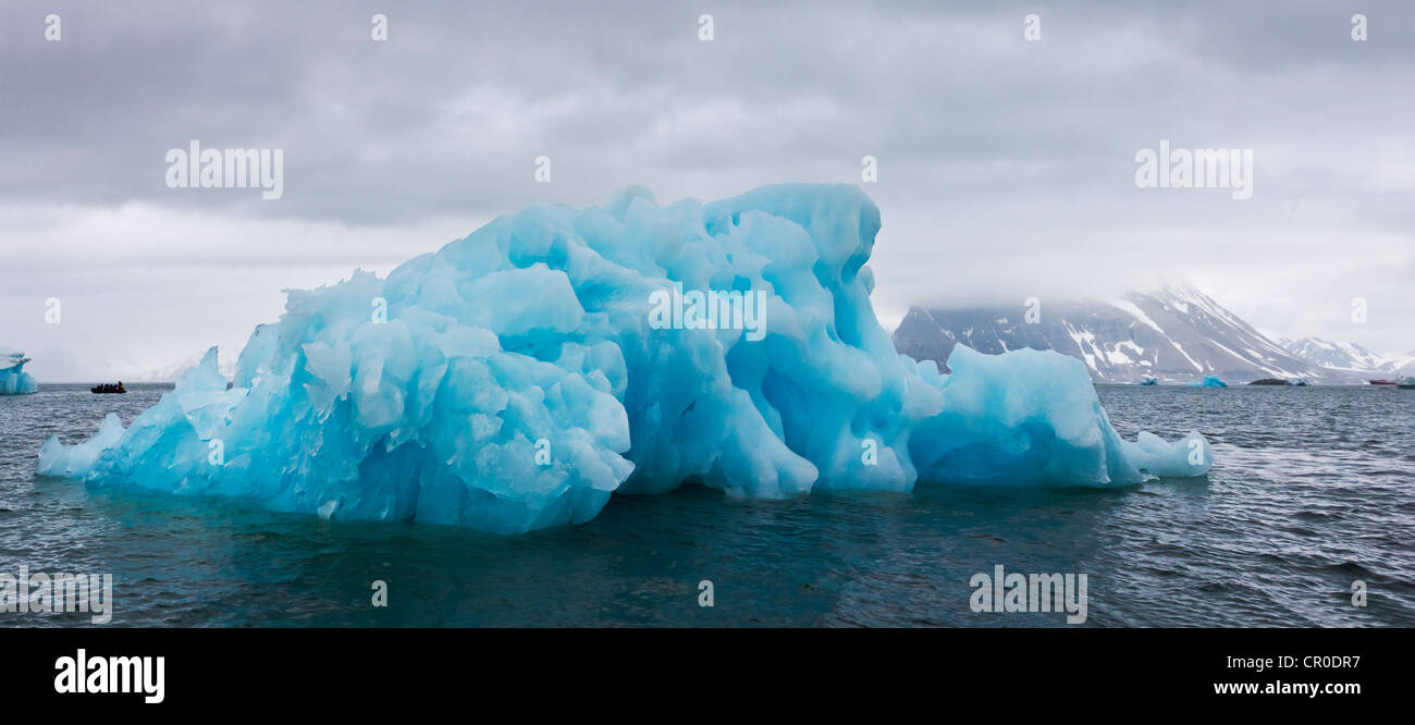 Iceberg, Hornsund, plus au sud du Spitzberg, Norvège fjord Banque D'Images