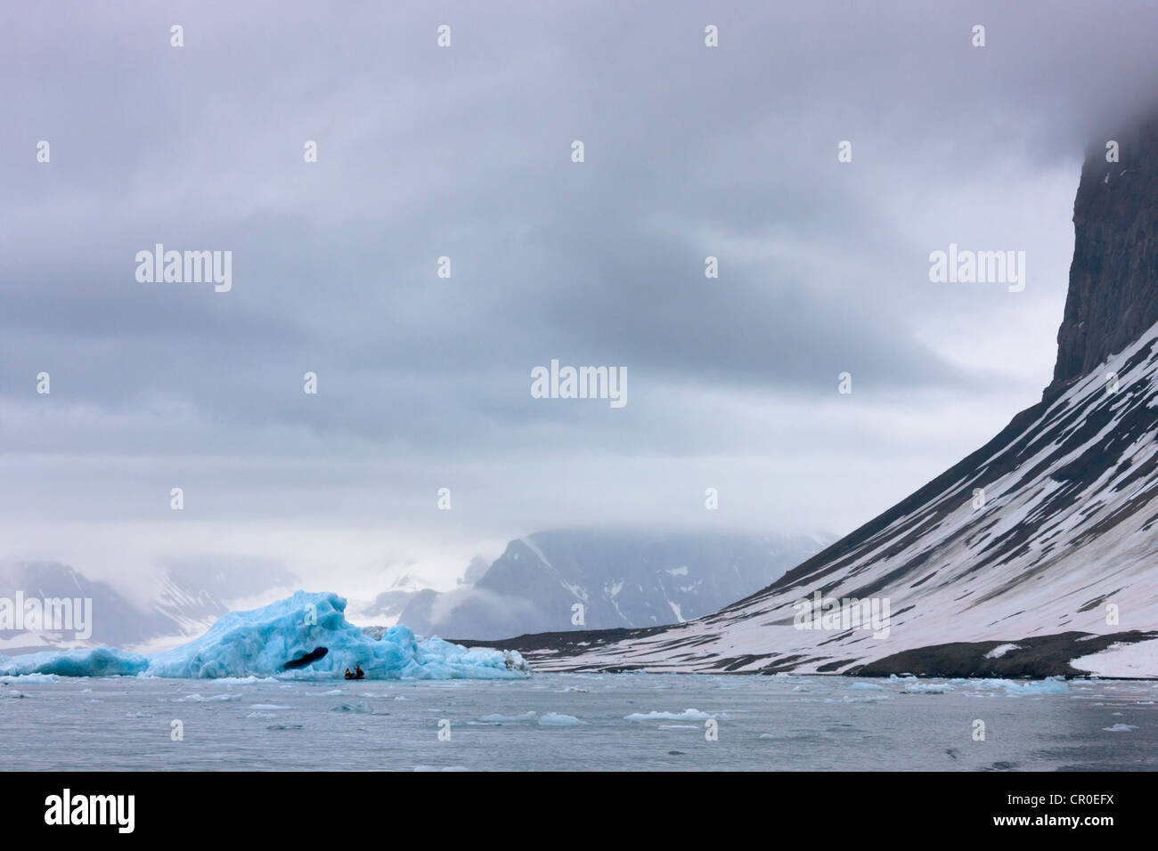 Iceberg, Hornsund, plus au sud du Spitzberg, Norvège fjord Banque D'Images