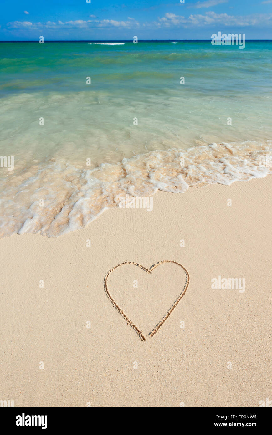 Le Mexique, Yucatan, d'un coeur dans le sable sur la plage Banque D'Images
