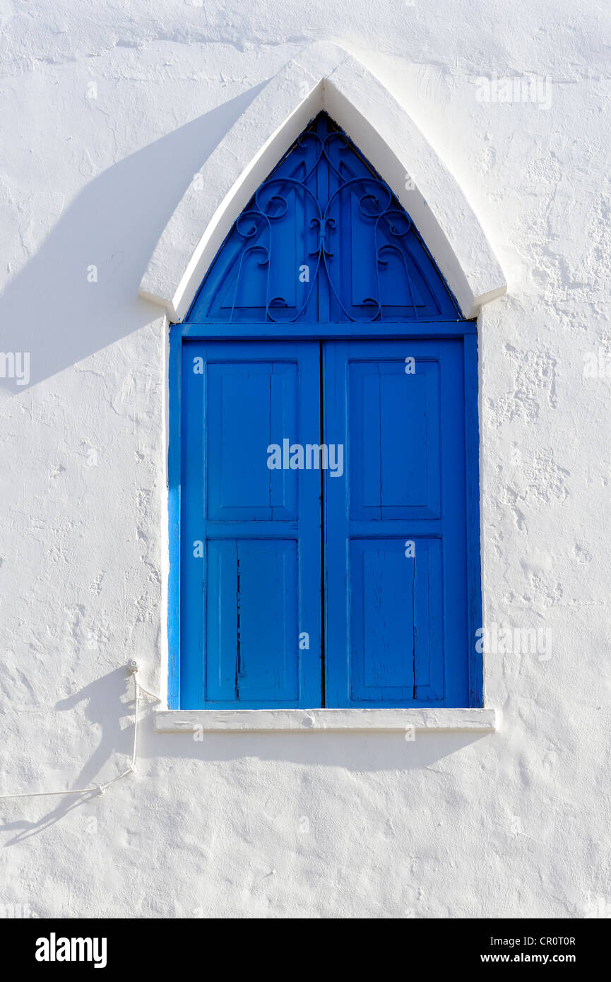Fenêtre avec des volets bleus à Puerto Naos, La Palma, Canary Islands, Spain, Europe, PublicGround Banque D'Images