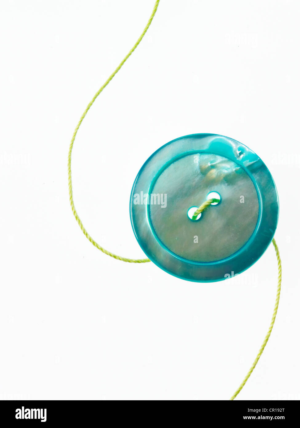 Studio shot of green billes disposées en point d'exclamation Banque D'Images