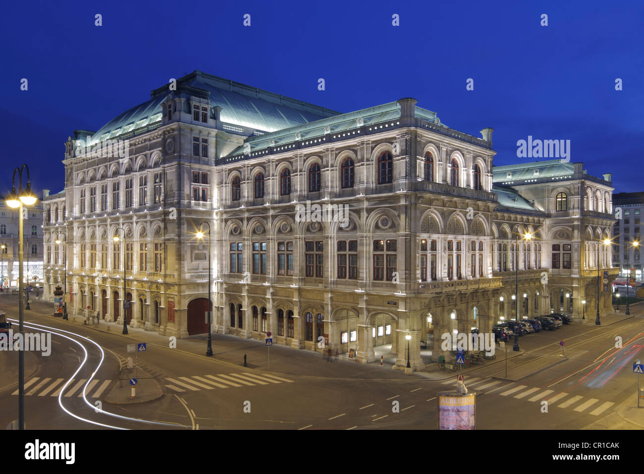 Vue arrière de l'Opéra national de l'Albertinarampe, Vienne, Autriche, Europe Banque D'Images