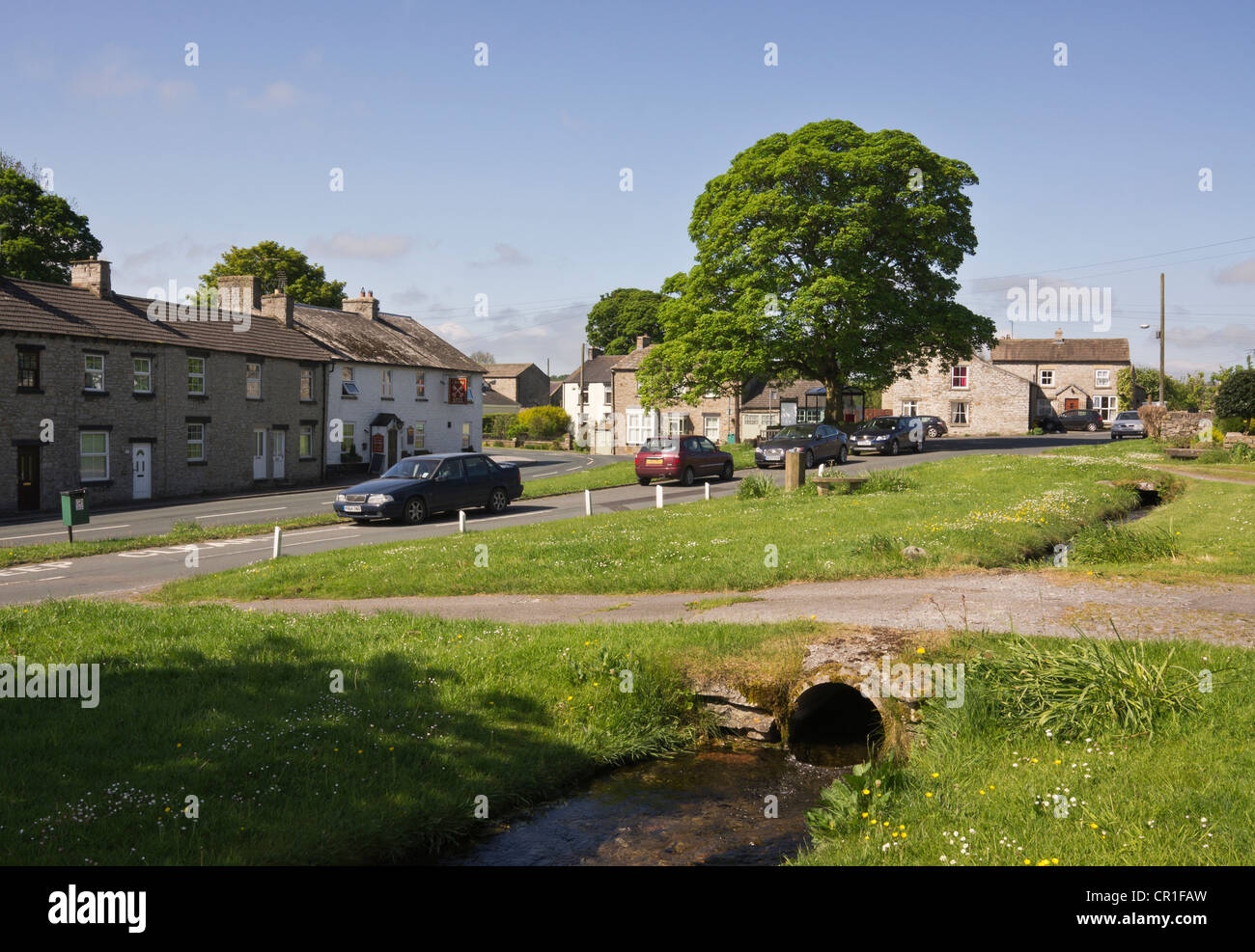 Bellerby village près de Leyburn, Wensleydale. Un coin de la place du village. North Yorkshire Banque D'Images