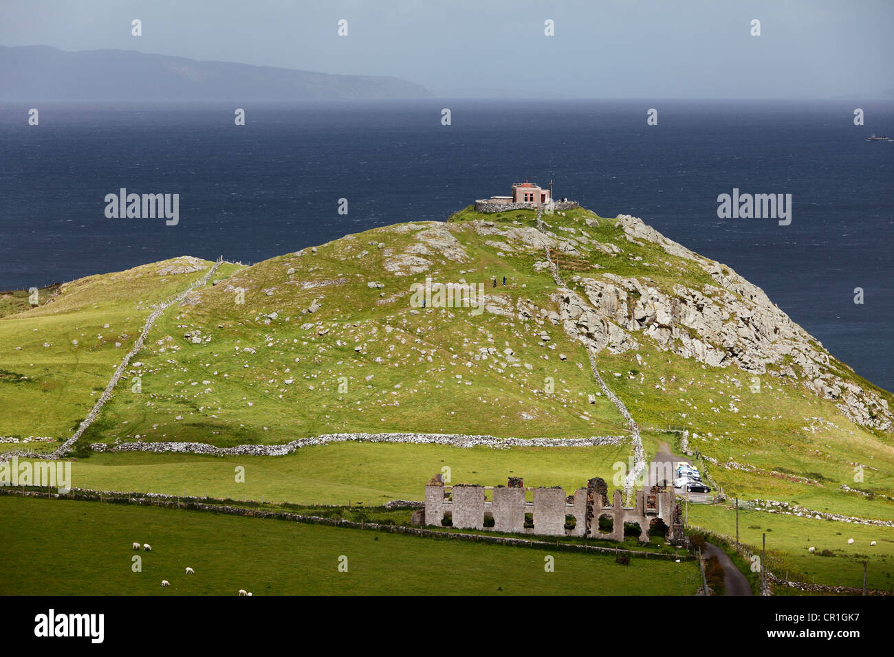 Torr Head avec côte écossaise à l'arrière, le comté d'Antrim, Irlande du Nord, Royaume-Uni, Europe, PublicGround Banque D'Images
