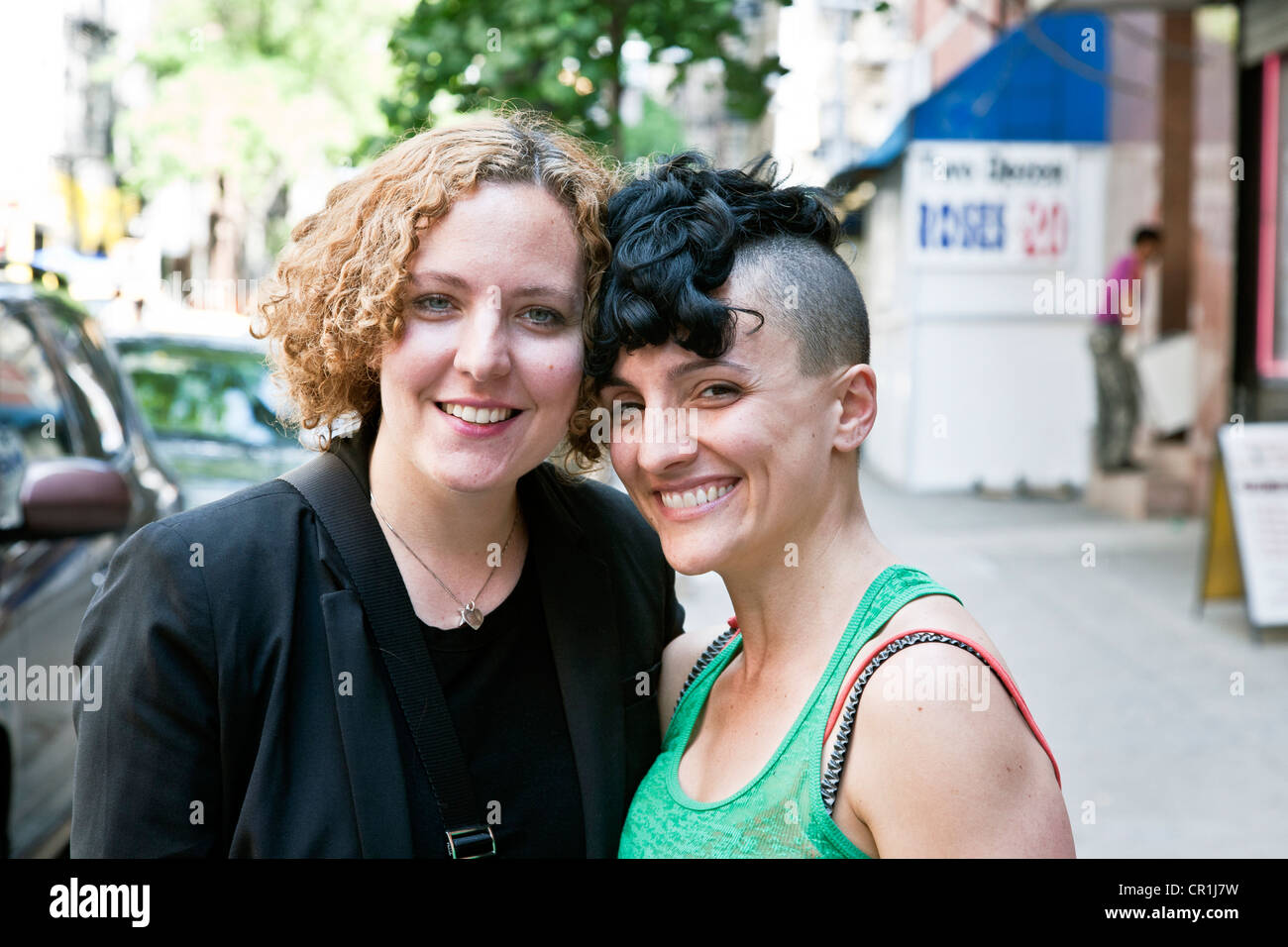 Une avec coupe de cheveux punk Banque de photographies et d’images à